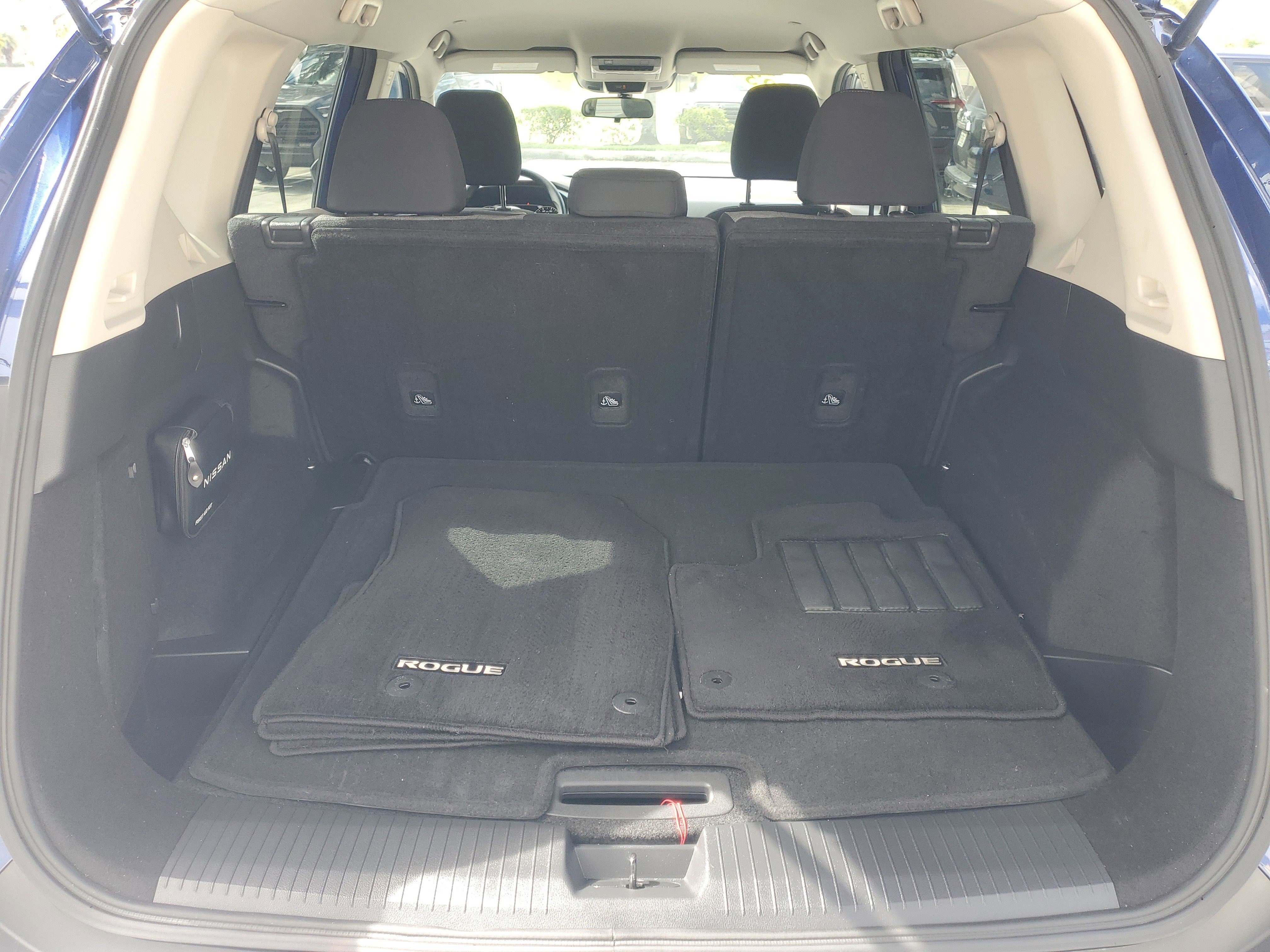 Used 2023 Nissan Rogue SV FWD image 9