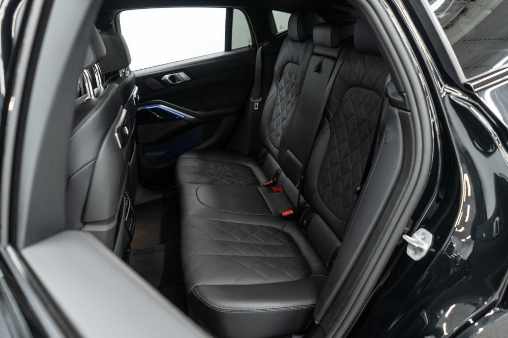 Used 2025 BMW X6 xDrive40i w/ Climate Comfort Package image 33