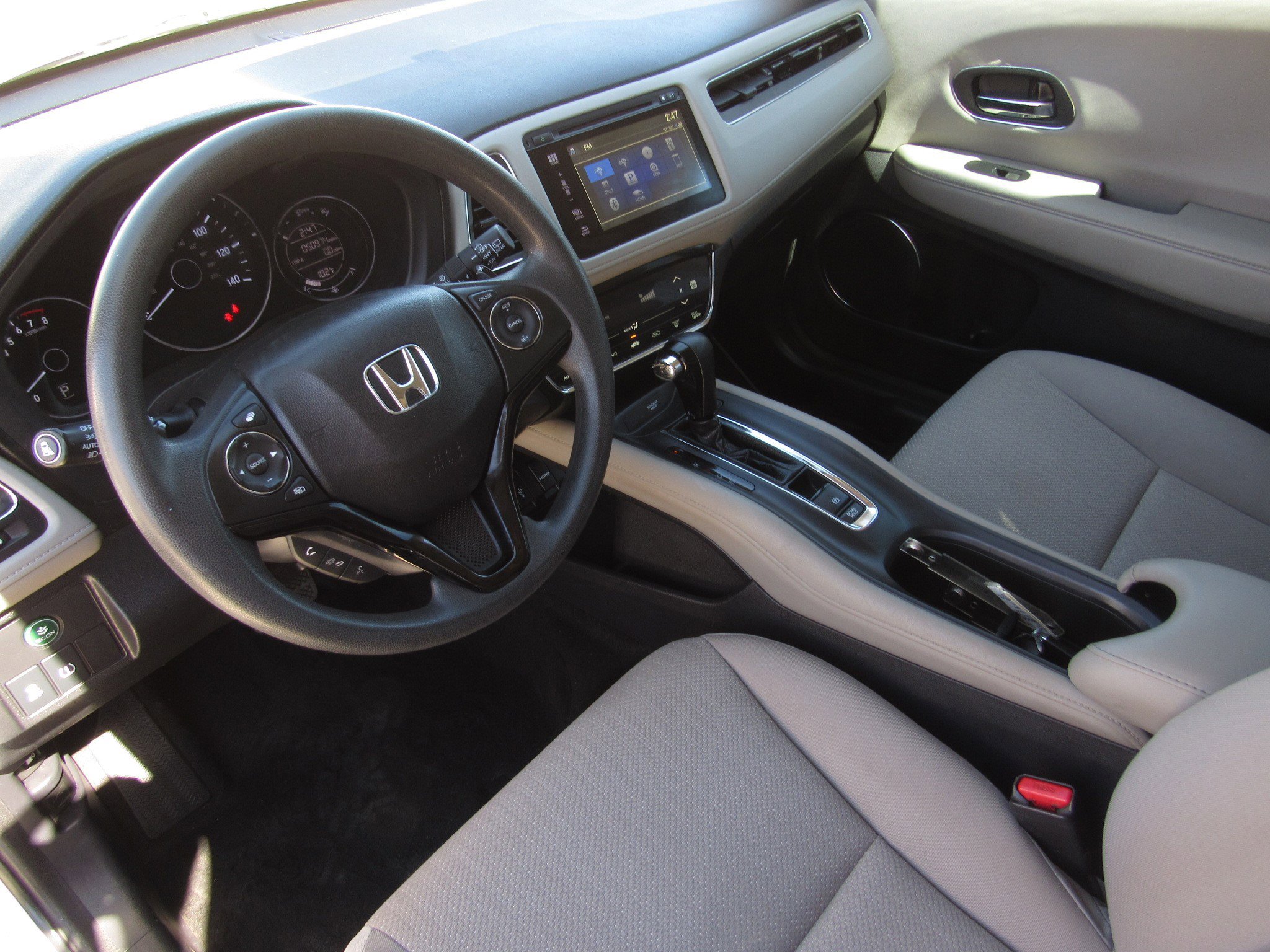 Used 2018 Honda HR-V EX image 16