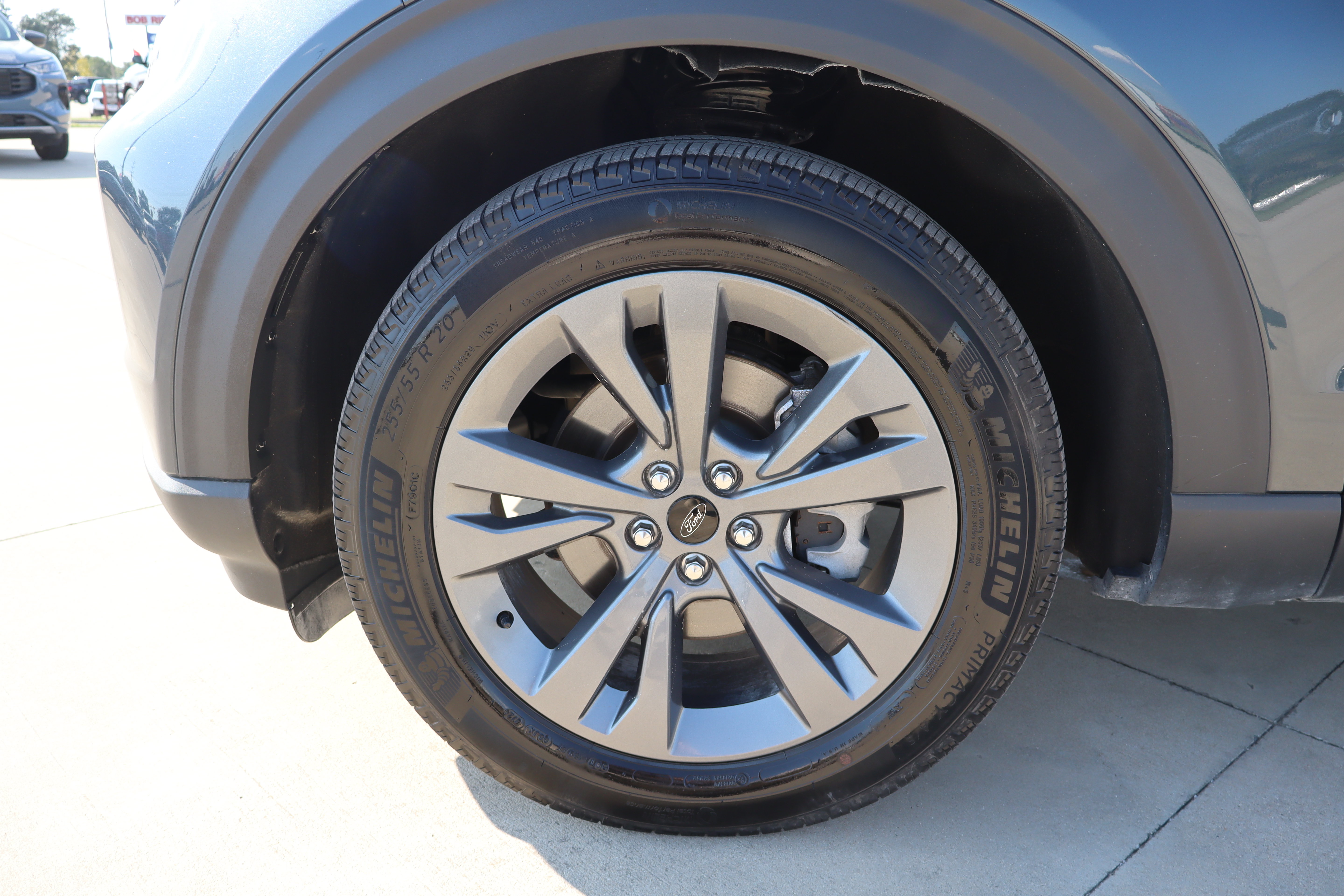 Used 2024 Ford Explorer XLT w/ Equipment Group 202A AWD/4WD image 32