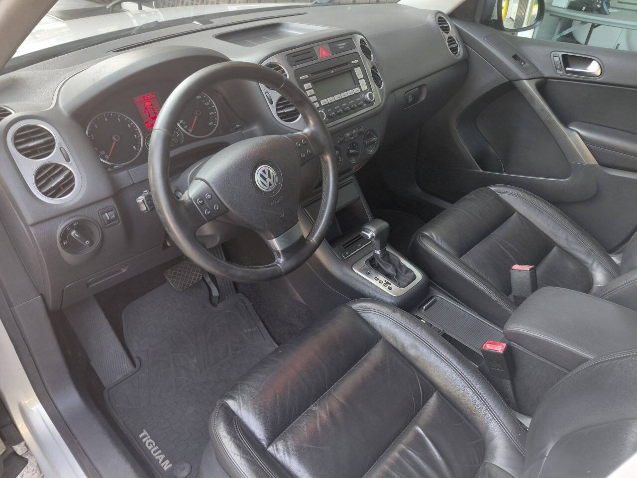 Used 2009 Volkswagen Tiguan SE AWD/4WD image 13