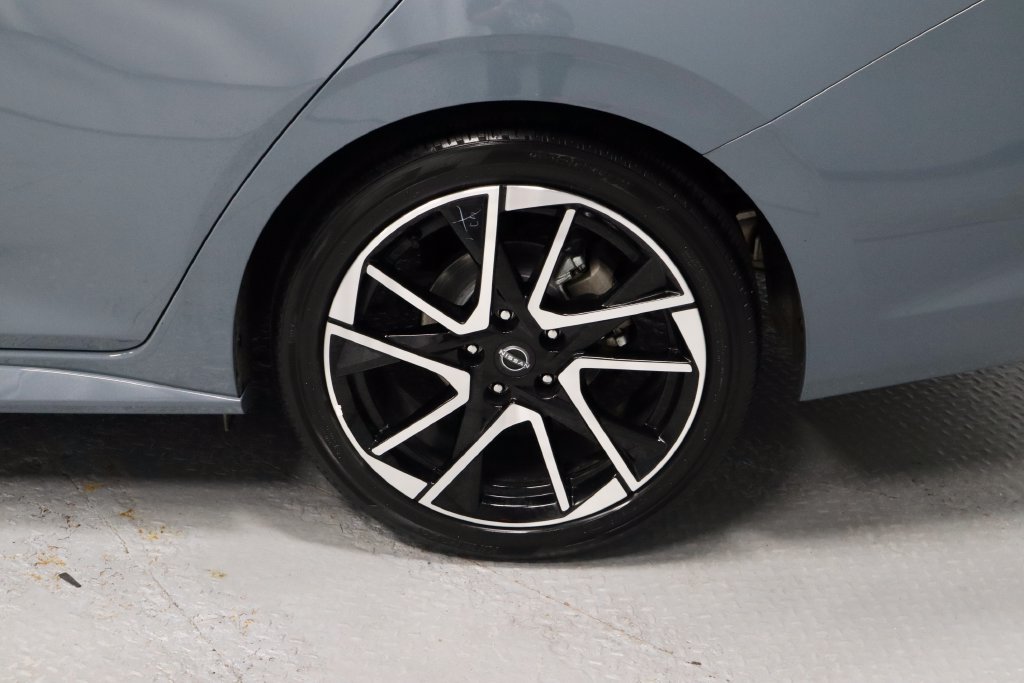 Certified 2025 Nissan Sentra SR w/ SR Premium Package FWD image 18