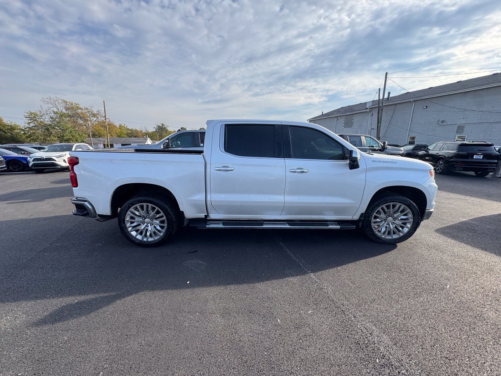 Used 2025 Chevrolet Silverado 1500 LTZ w/ LTZ Premium Package AWD/4WD image 7