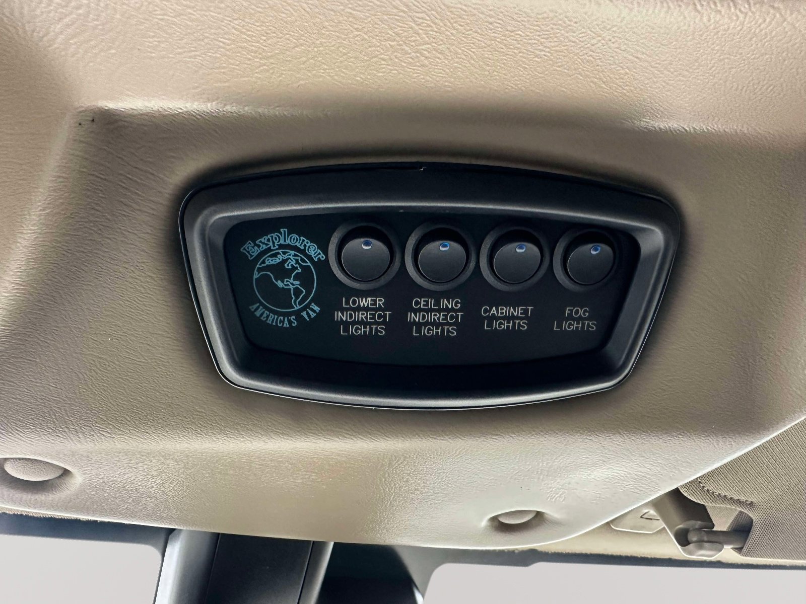 Used 2022 Chevrolet Express 2500 Extended w/ Enhanced Convenience Package image 21