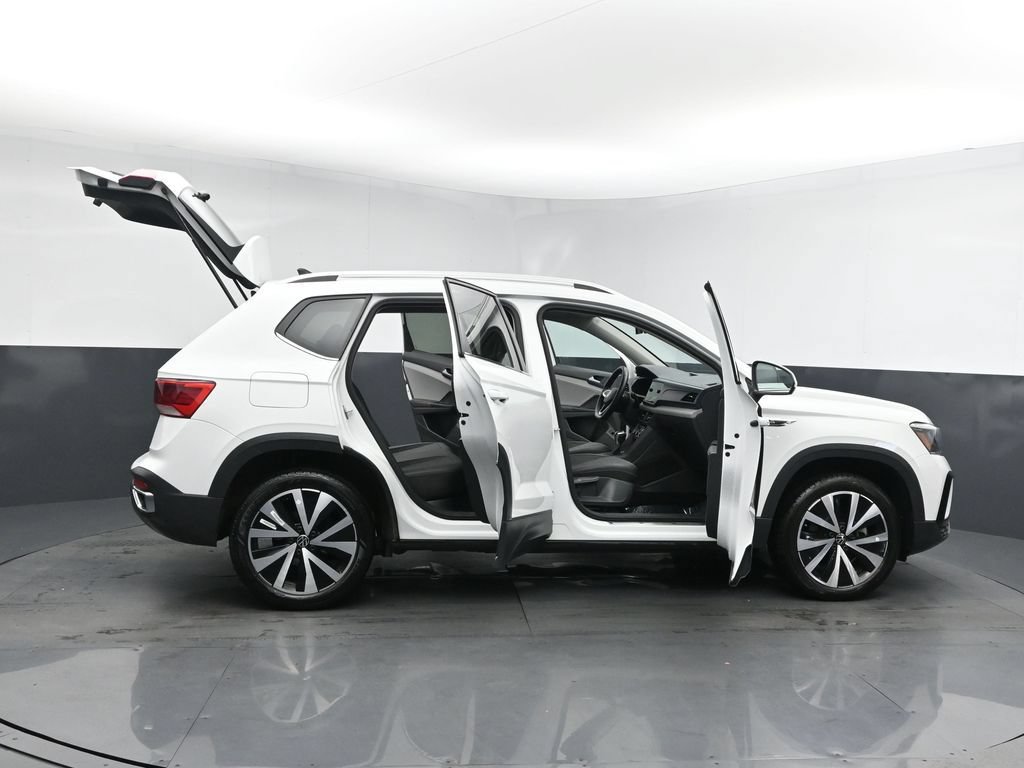 Used 2024 Volkswagen Taos SE FWD image 25