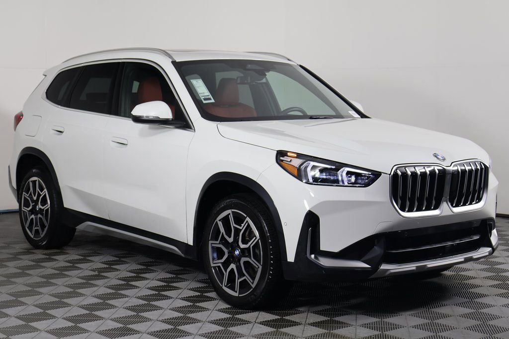 Used 2025 BMW X1 xDrive28i w/ Convenience Package image 3