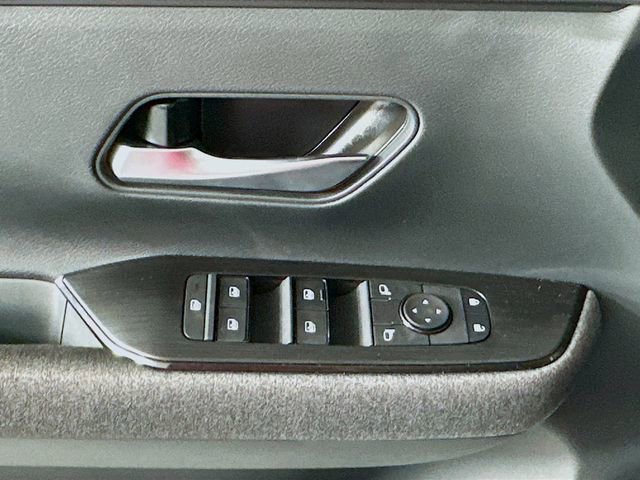 Used 2026 Nissan Kicks SV image 18