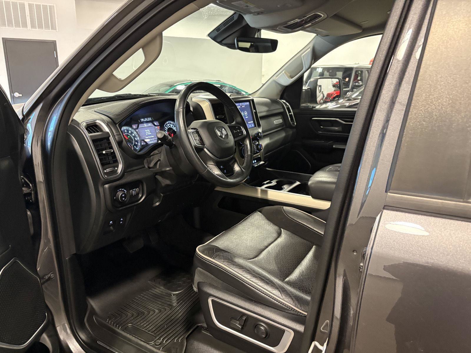 Used 2022 RAM 1500 Laramie AWD/4WD image 11
