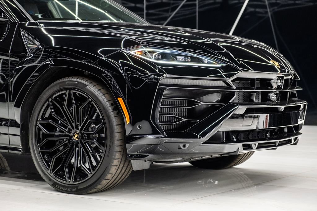 Used 2025 Lamborghini Urus SE image 8