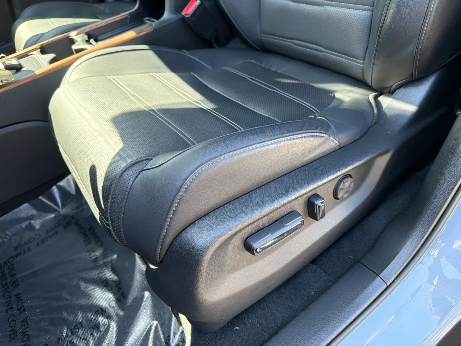 Used 2022 Honda CR-V Touring image 16