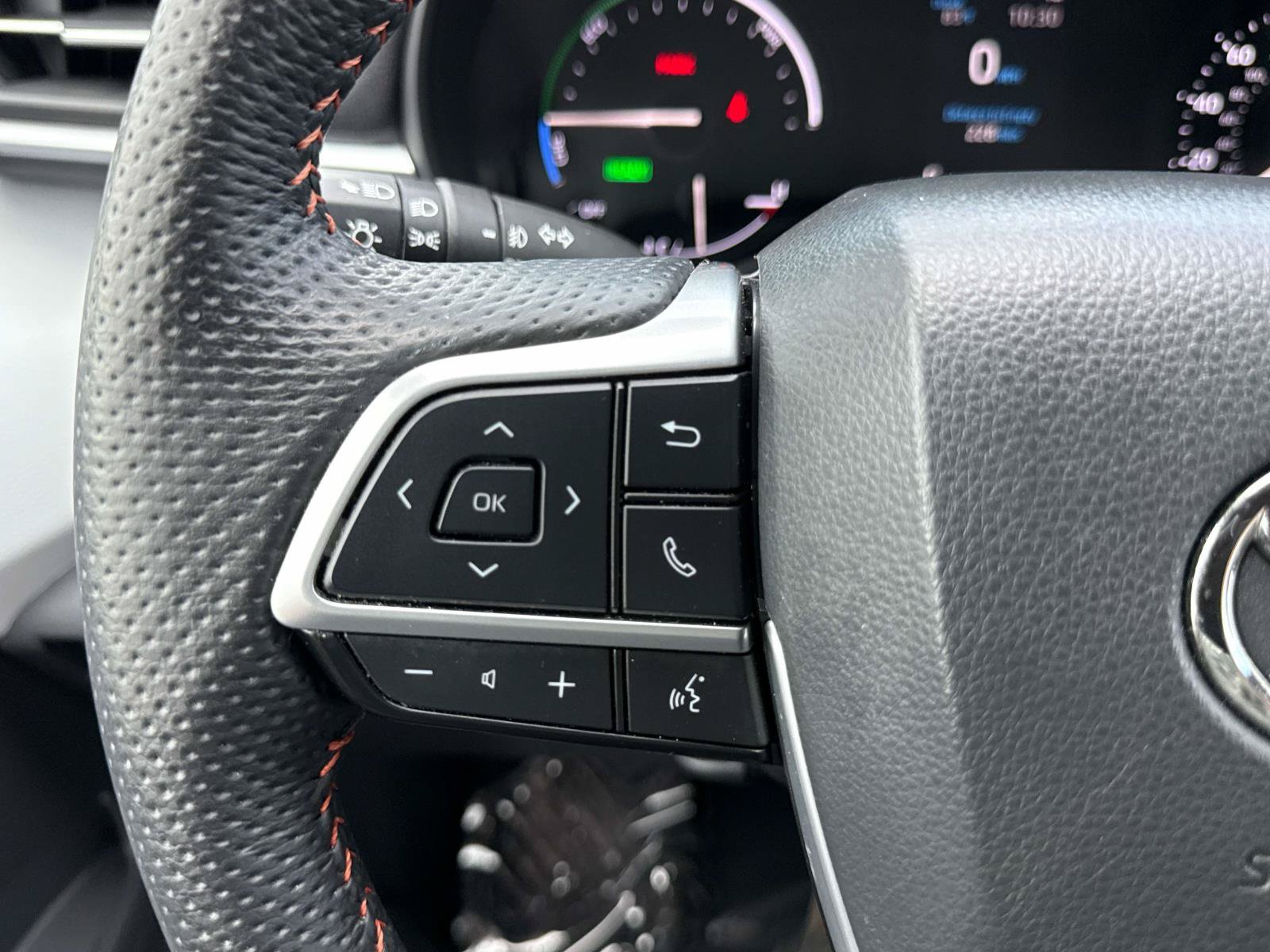 Used 2024 Toyota Sienna XSE FWD image 26