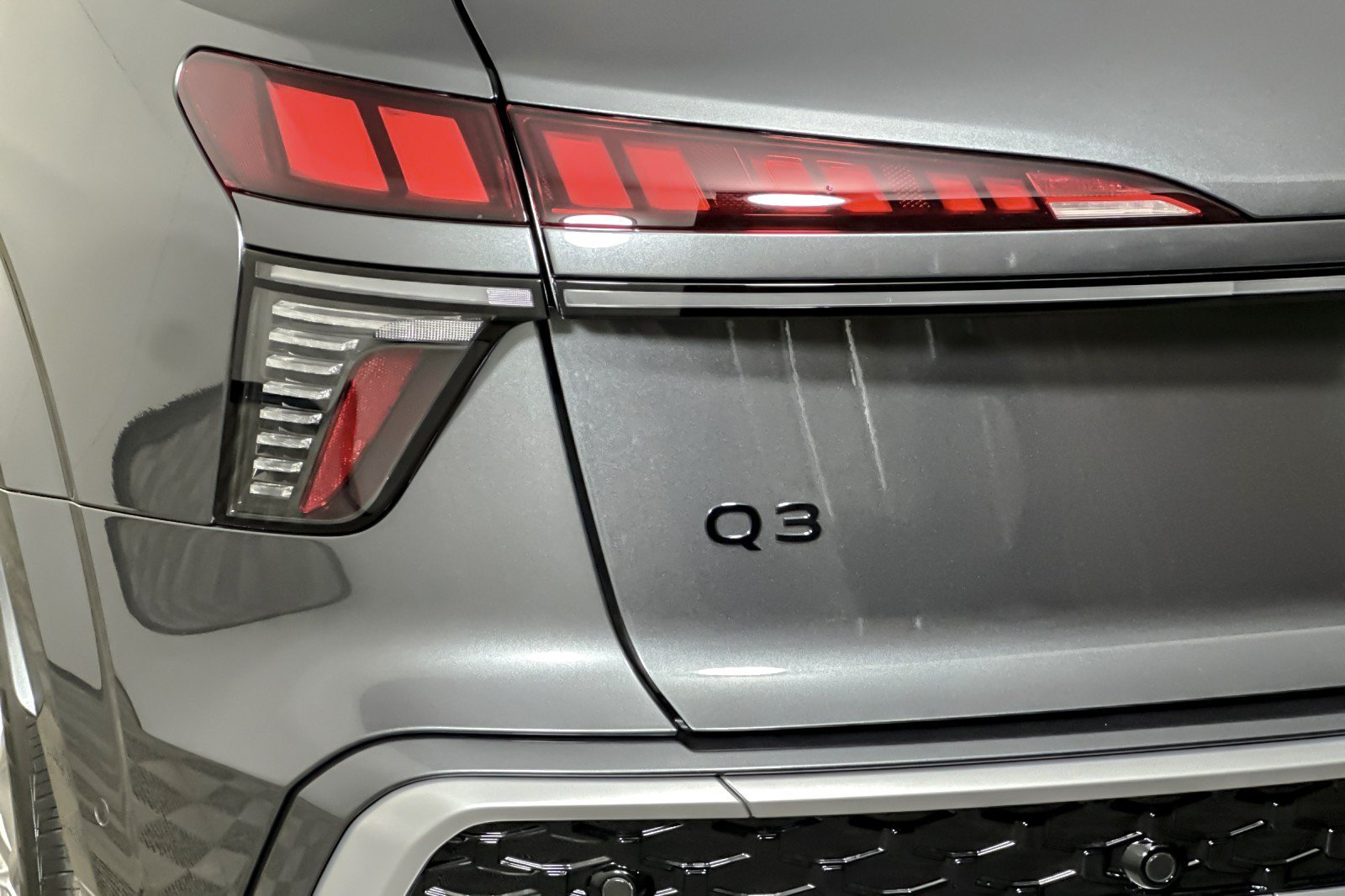Used 2026 Audi Q3 quattro 2.0T w/ Driver Assistance Package AWD/4WD image 24