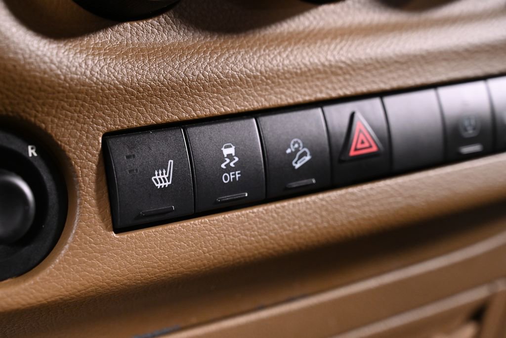 Used 2015 Jeep Wrangler Unlimited Sahara w/ Dual Top Group AWD/4WD image 21