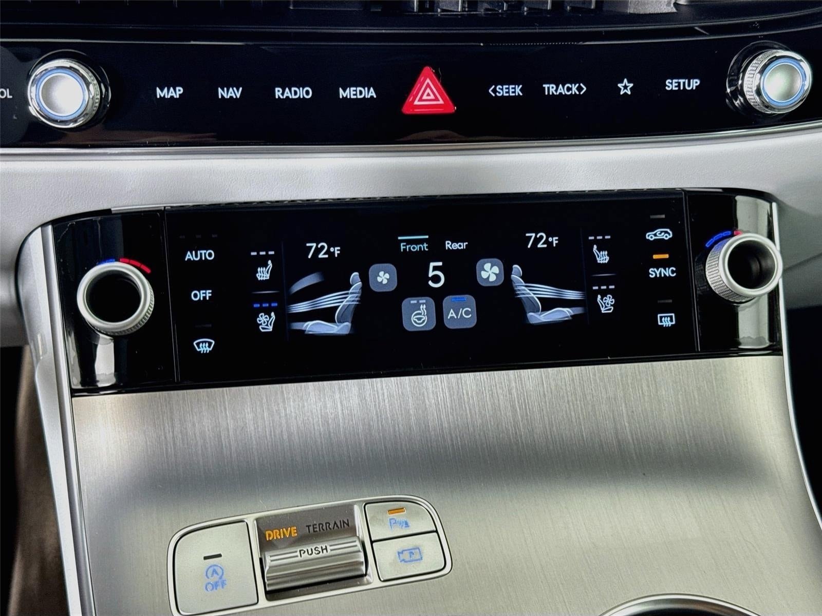 New 2027 Genesis GV70 2.5T Advanced AWD/4WD image 18