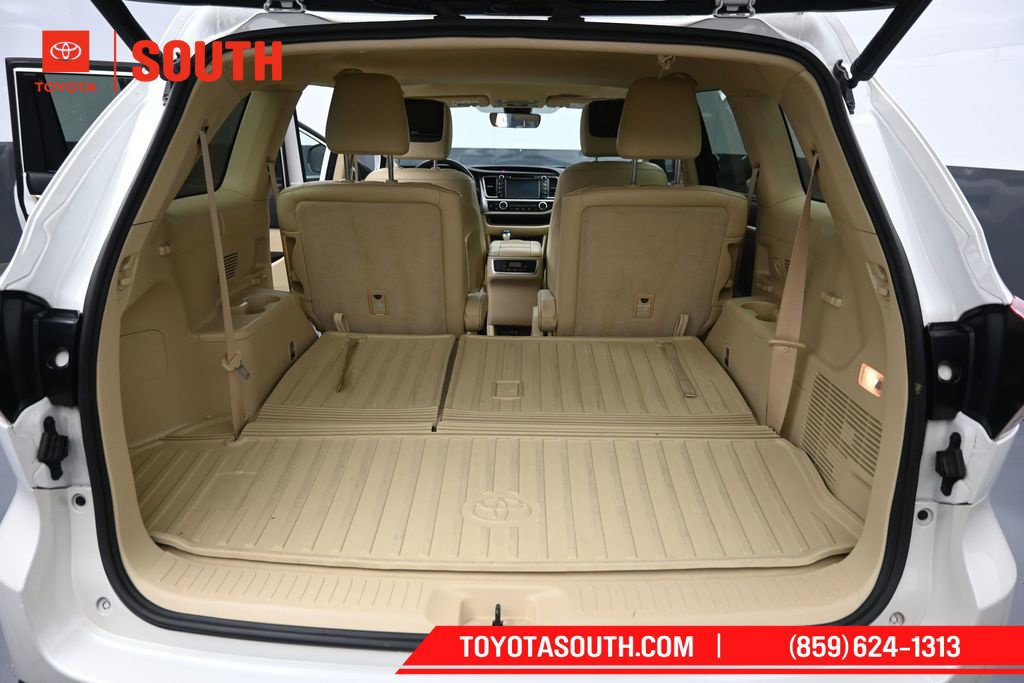 Used 2017 Toyota Highlander Limited AWD/4WD image 34