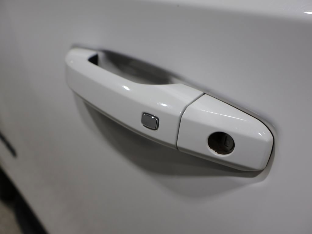 Used 2021 Chevrolet Suburban RST image 10