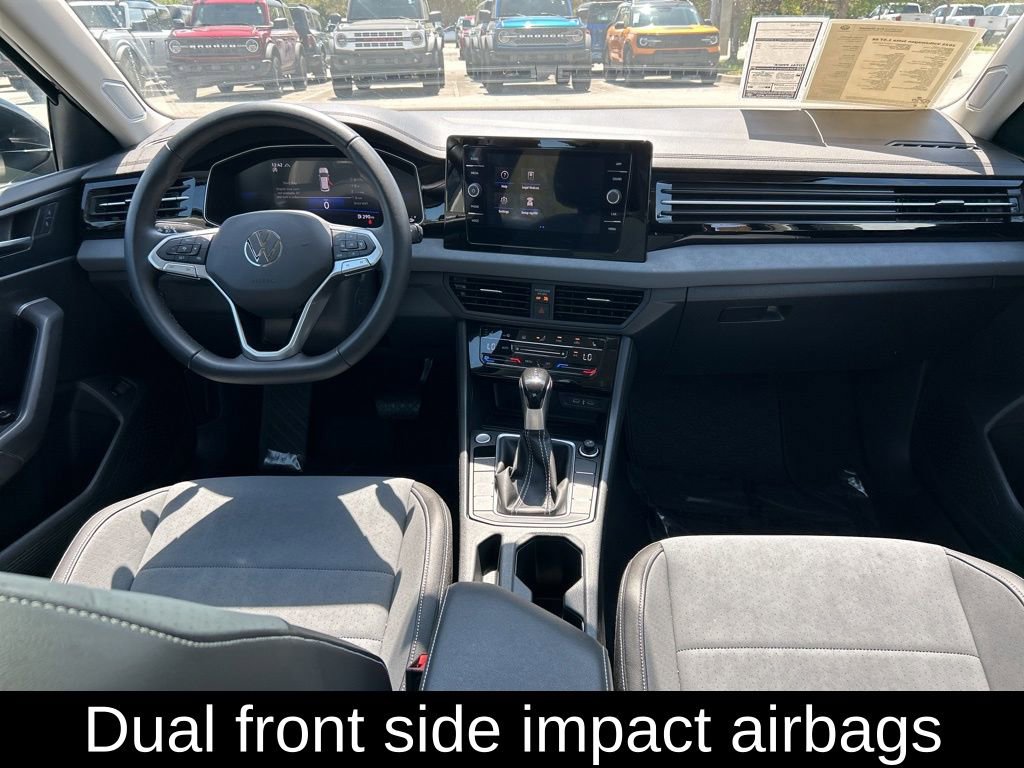Used 2025 Volkswagen Jetta SE w/ Sunroof Package FWD image 10
