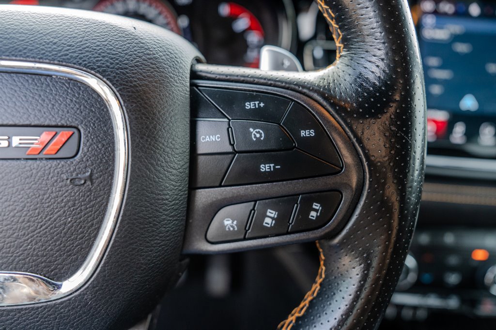 Used 2023 Dodge Durango R/T w/ Hemi Orange Plus Package image 17