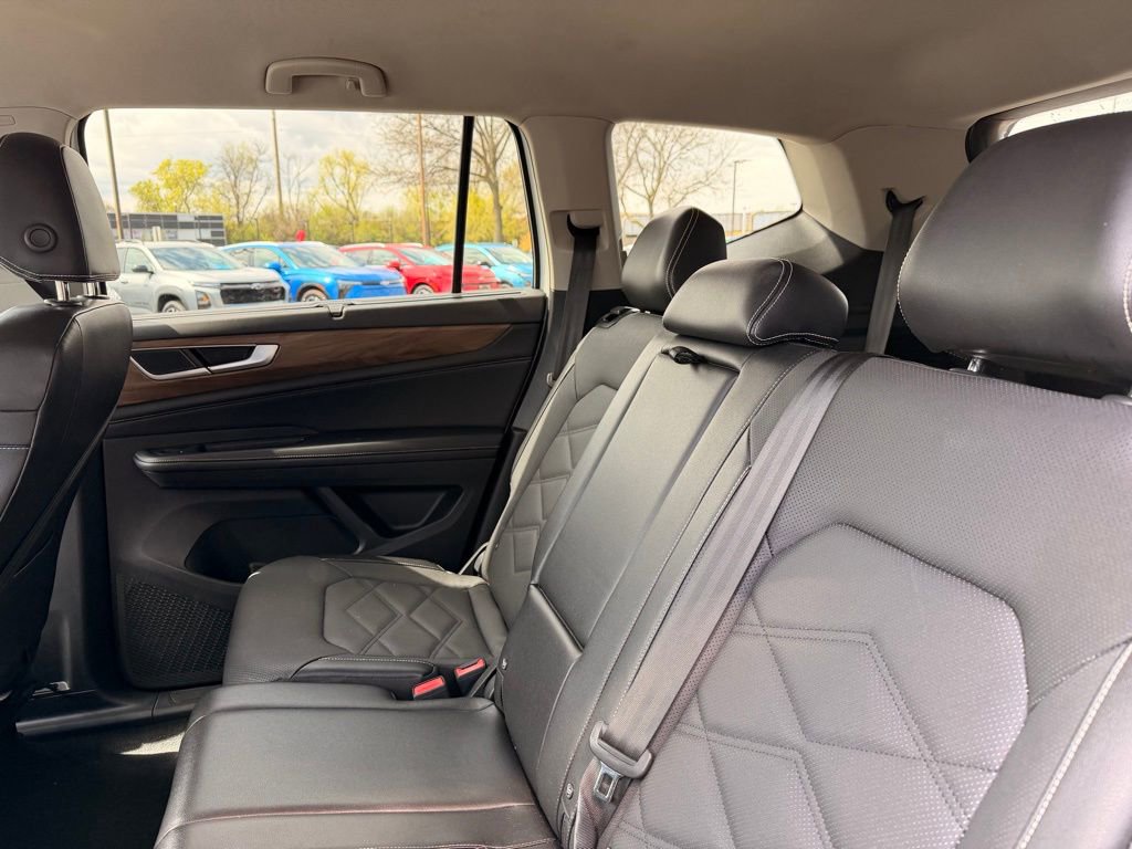 Used 2024 Volkswagen Atlas SE AWD/4WD image 21