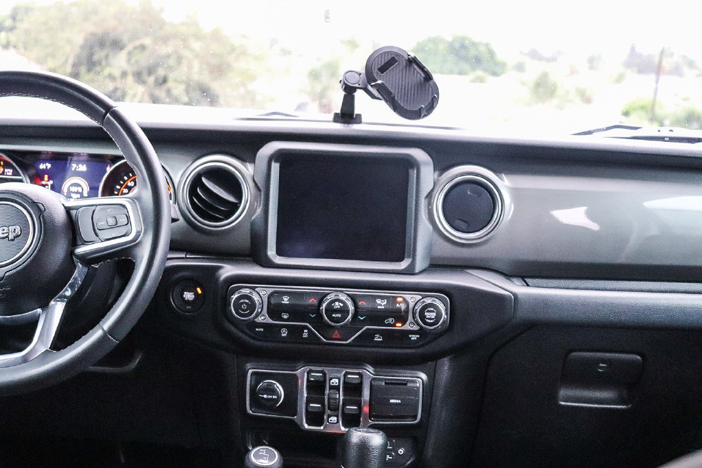 Used 2023 Jeep Wrangler Unlimited Sahara AWD/4WD image 15