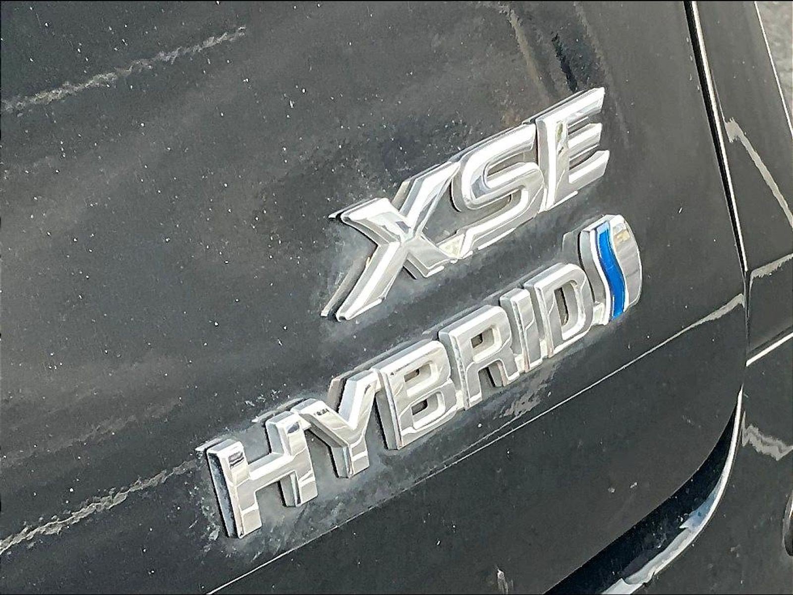 Used 2023 Toyota Sienna XSE w/ XSE Plus Package AWD/4WD image 24