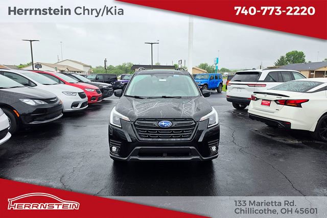 Used 2024 Subaru Forester Premium AWD/4WD image 2