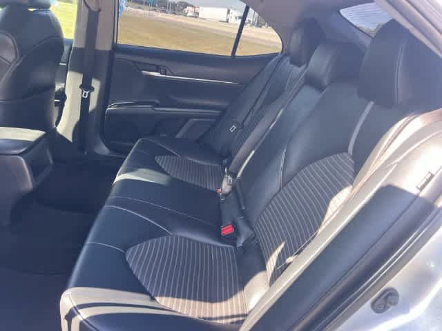 Used 2020 Toyota Camry SE w/ Carpet Mat Package FWD image 14