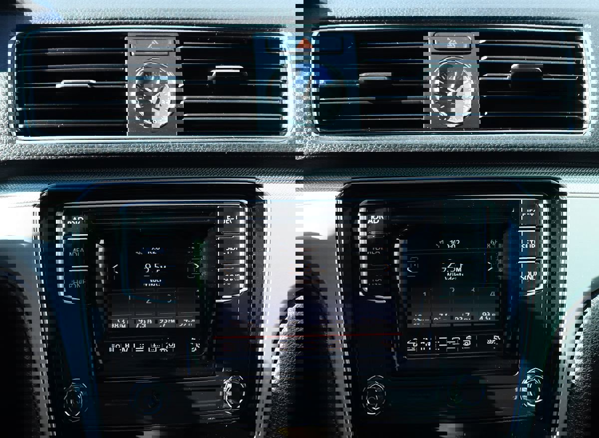 Used 2017 Volkswagen Passat 1.8T S image 48