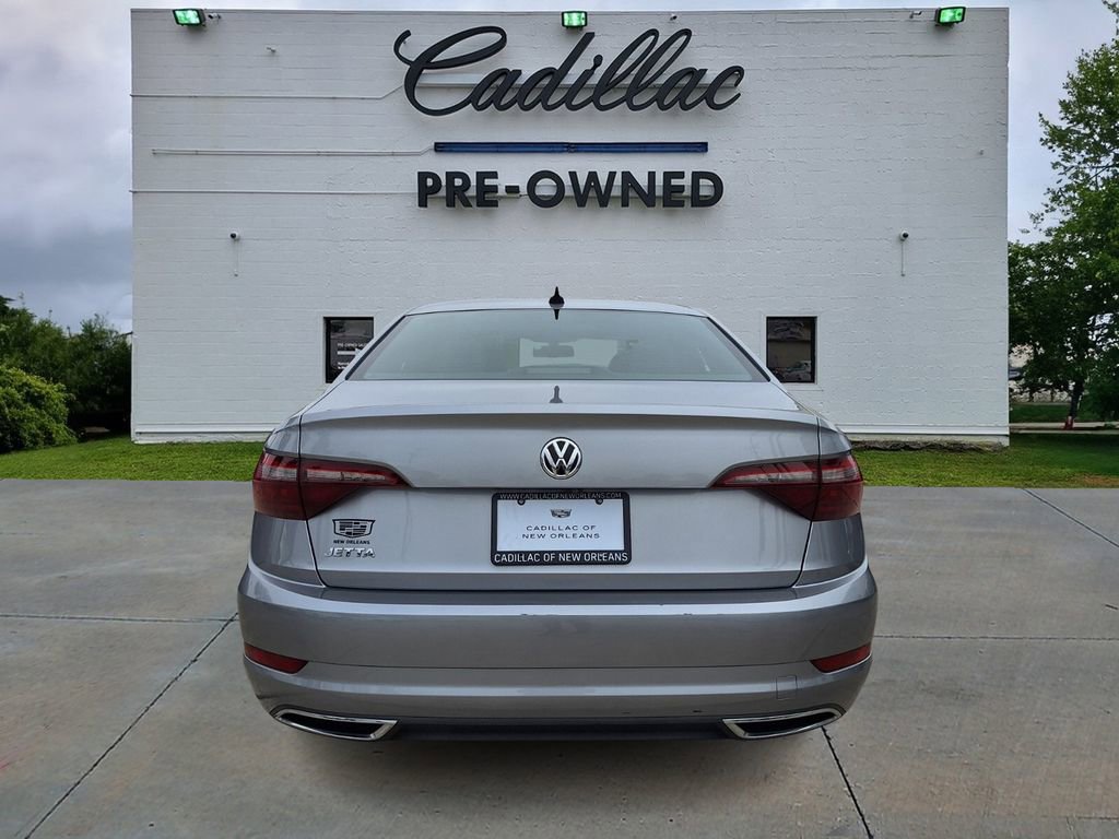 Used 2021 Volkswagen Jetta R-Line w/ R-Line Cold Weather Package image 4