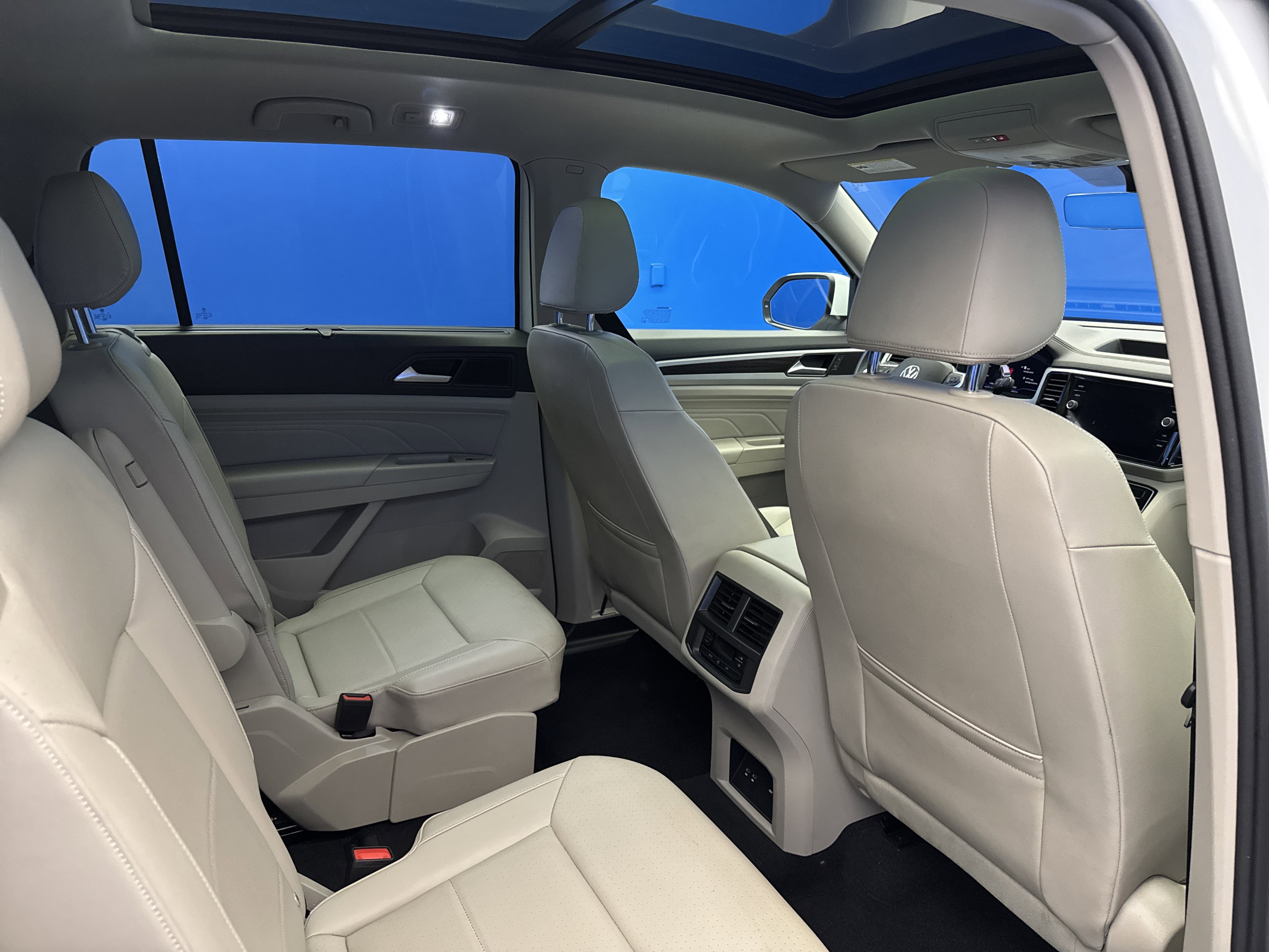 Used 2022 Volkswagen Atlas SE image 25