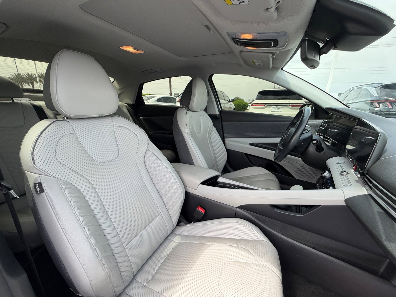 Used 2021 Hyundai Elantra Limited FWD image 19