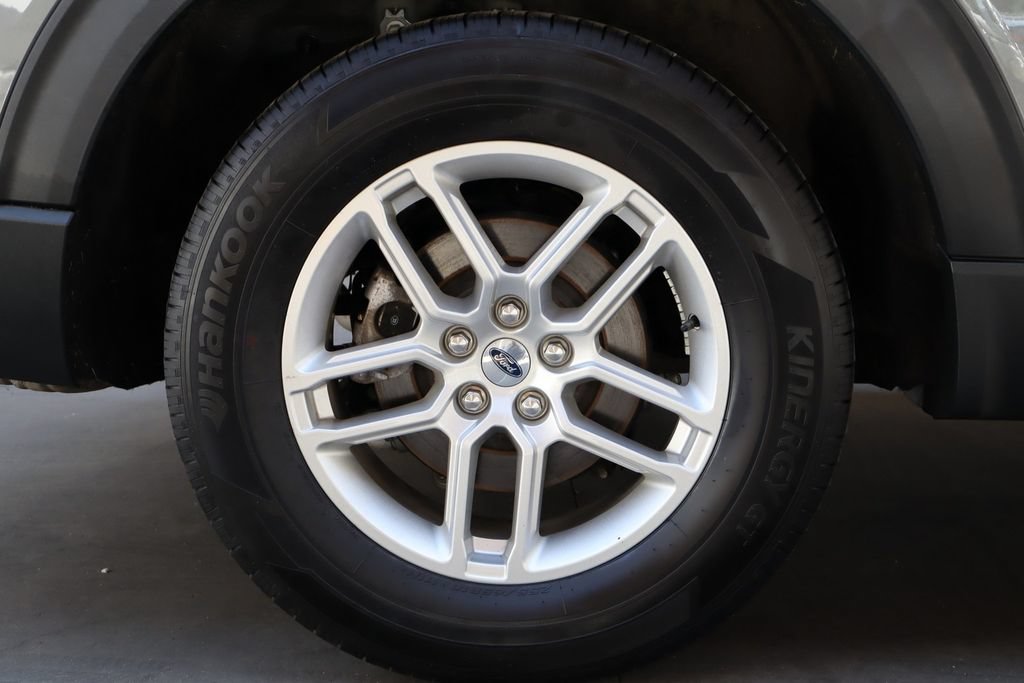 Used 2025 Ford Explorer Active AWD/4WD image 11