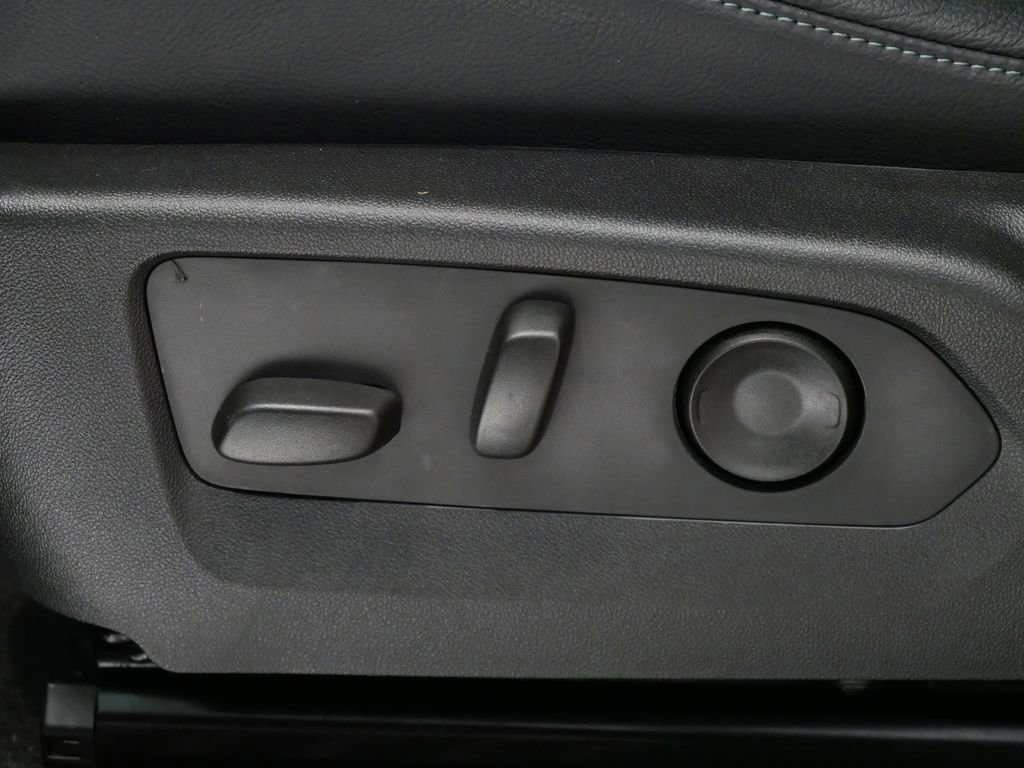 New 2026 GMC Canyon Elevation w/ Convenience Package image 13