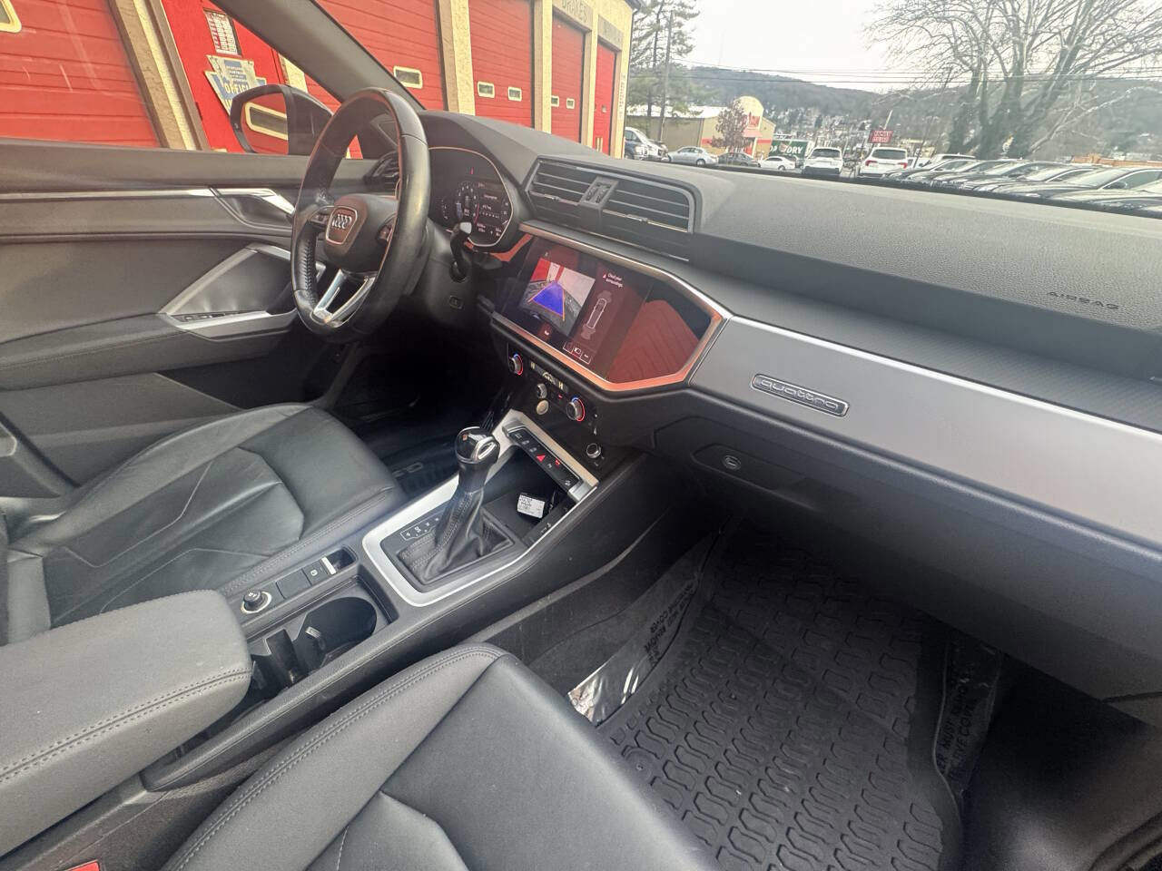 Used 2020 Audi Q3 2.0T Premium w/ Convenience Package image 28