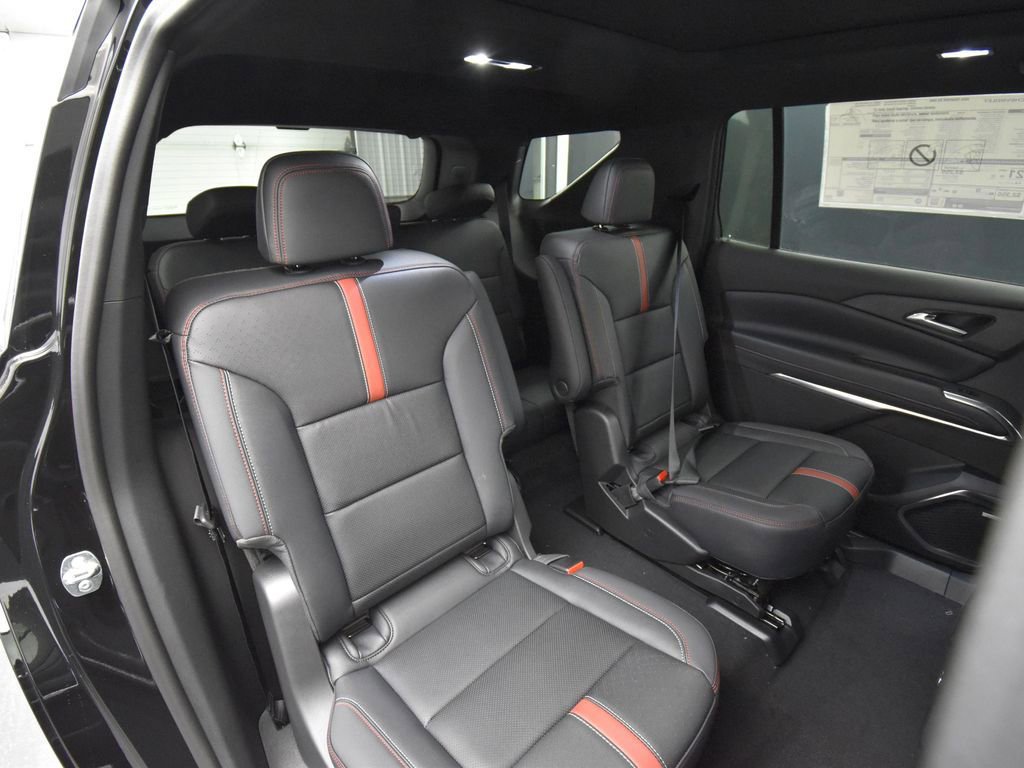 New 2026 Chevrolet Traverse RS w/ LPO, Floor Liner Package image 10