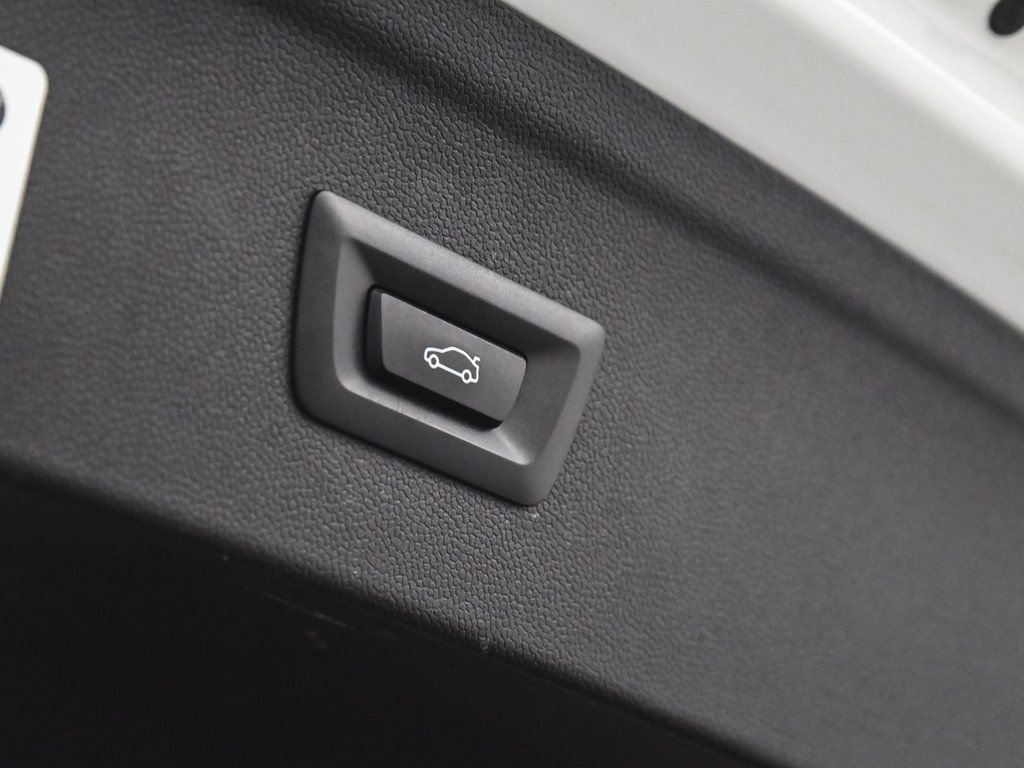 Used 2024 BMW iX xDrive50 w/ Premium Package AWD/4WD image 36