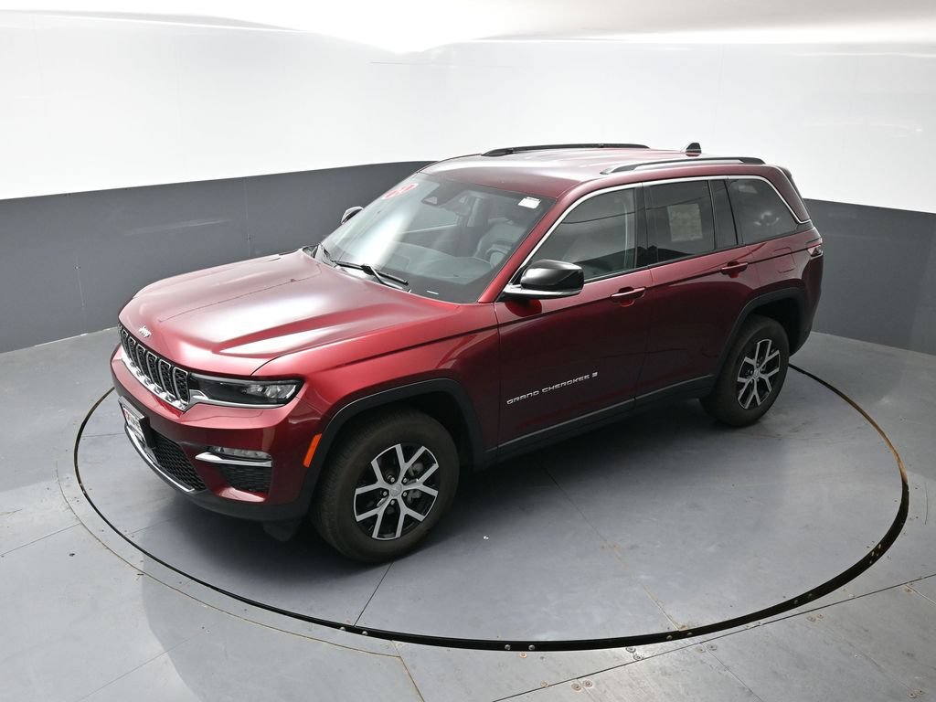 Used 2024 Jeep Grand Cherokee Limited AWD/4WD image 17