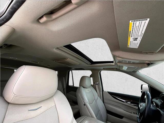 Used 2020 Cadillac Escalade Premium Luxury image 17