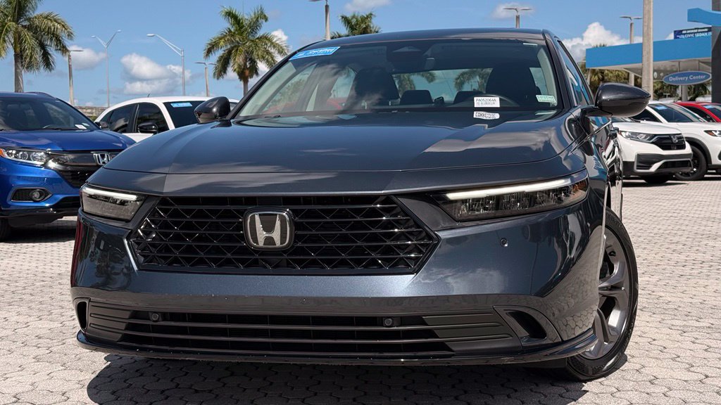 Used 2023 Honda Accord EX-L image 2