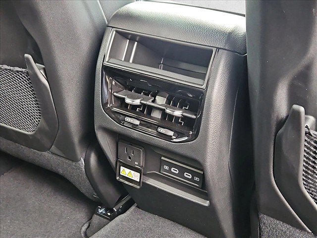 Used 2026 Jeep Grand Cherokee Altitude AWD/4WD image 23