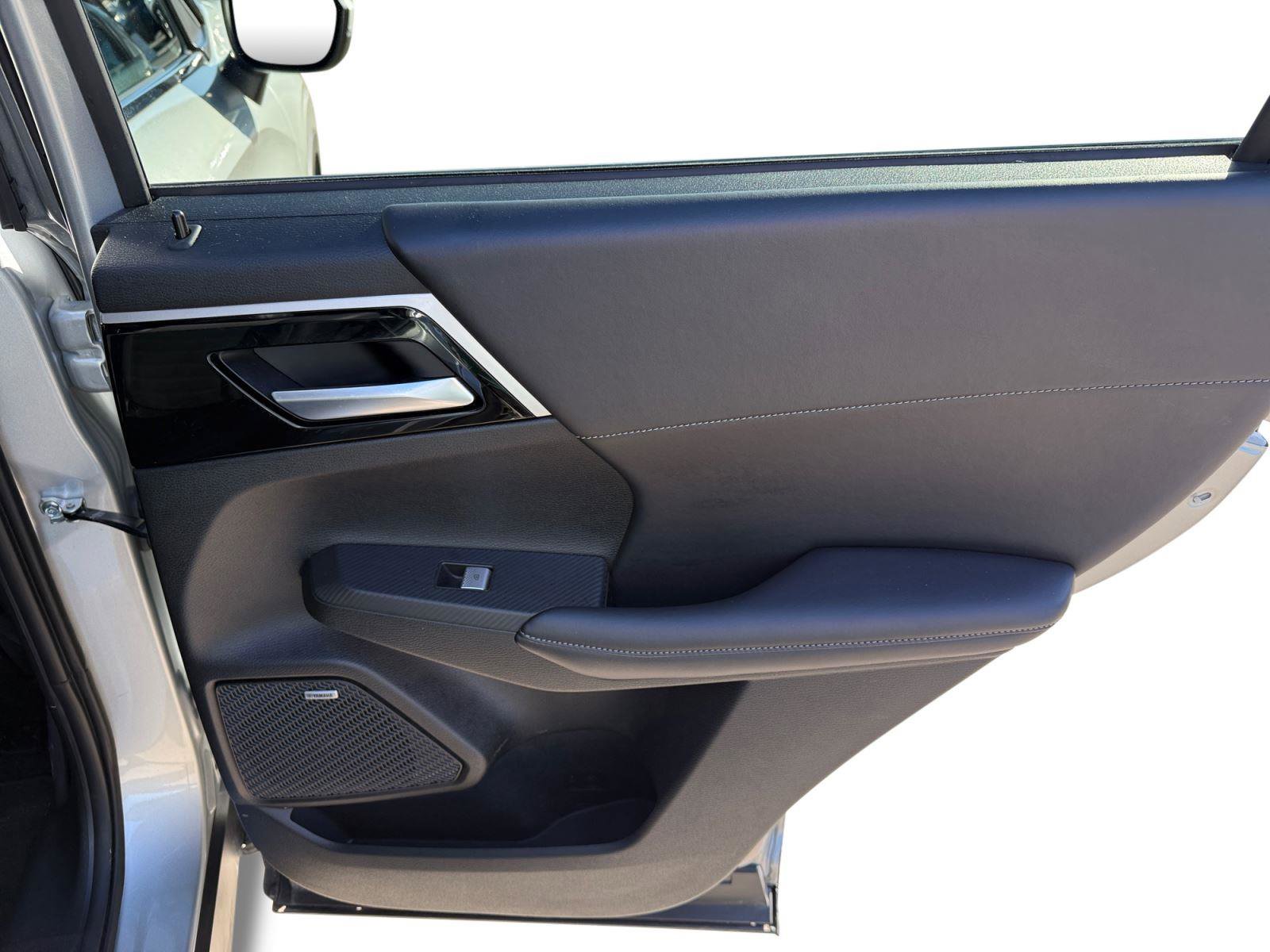 Used 2025 Mitsubishi Outlander SE FWD image 24