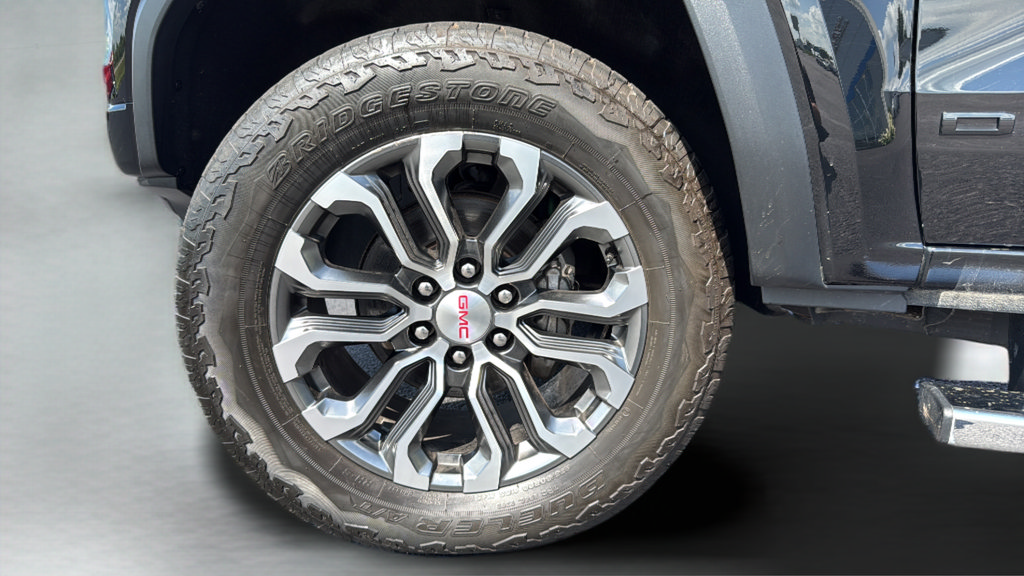 Used 2024 GMC Canyon Denali AWD/4WD image 15