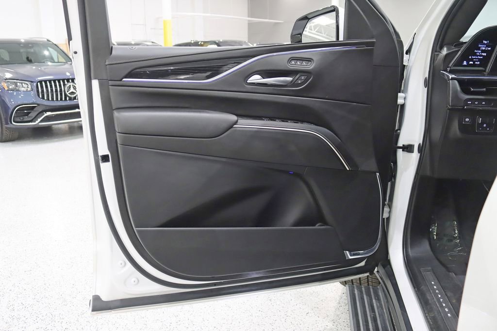 Used 2024 Cadillac Escalade V AWD/4WD image 43