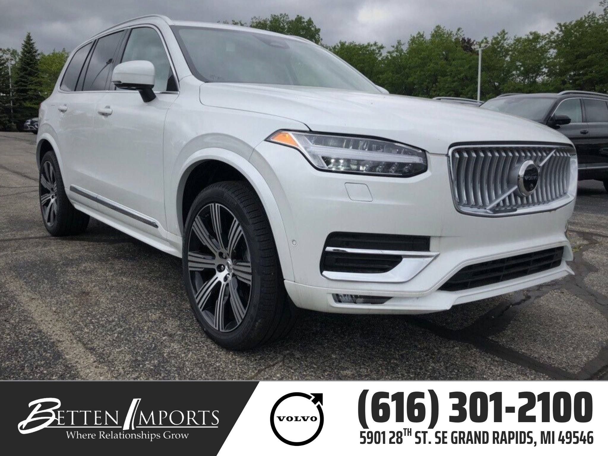 New 2025 Volvo XC90 B6 Plus w/ Protection Package Premier