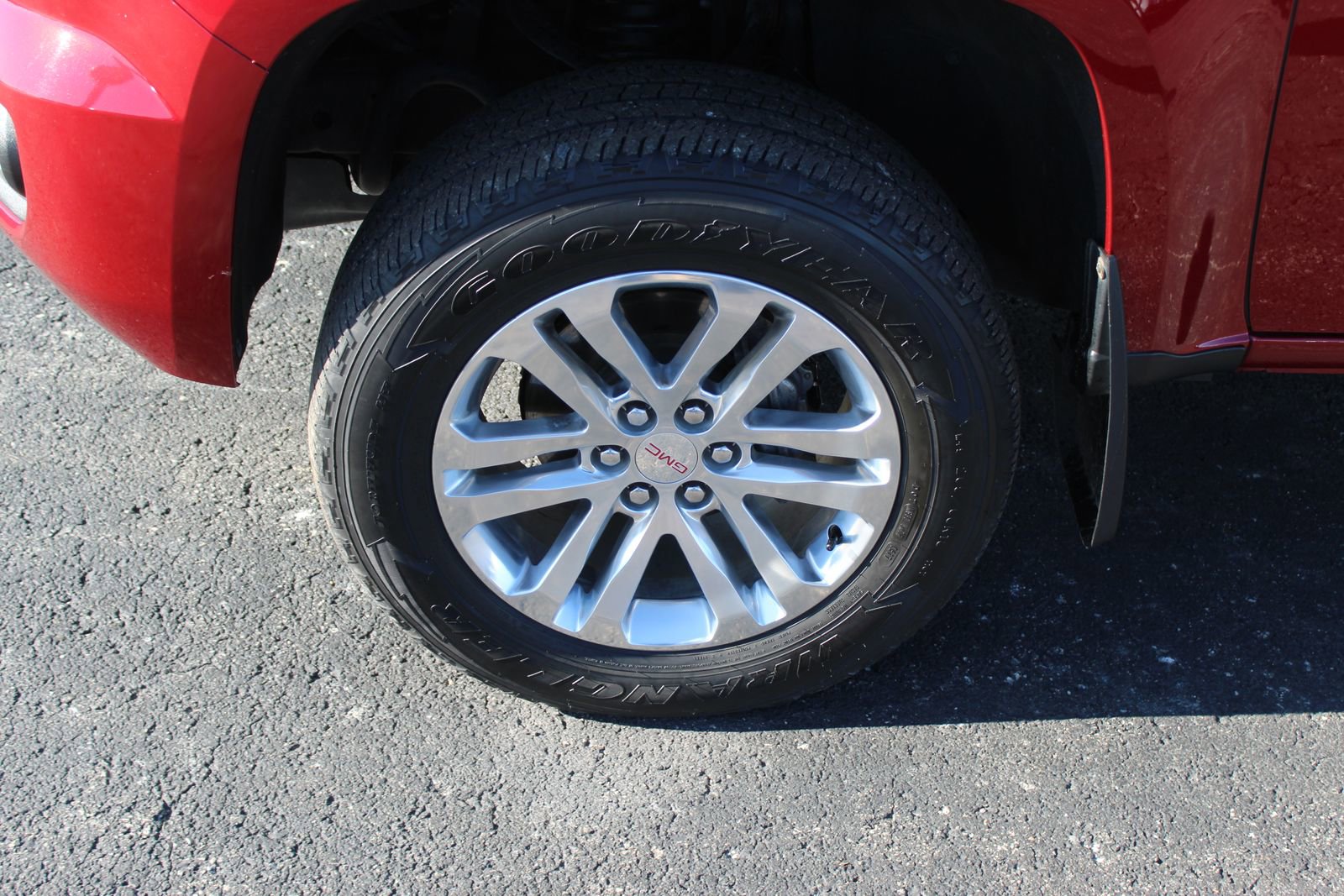 Used 2017 GMC Canyon SLT w/ Driver Alert Package image 9