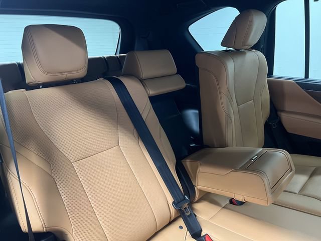 Certified 2024 Lexus LX 600 4WD w/ Luxury Package image 13