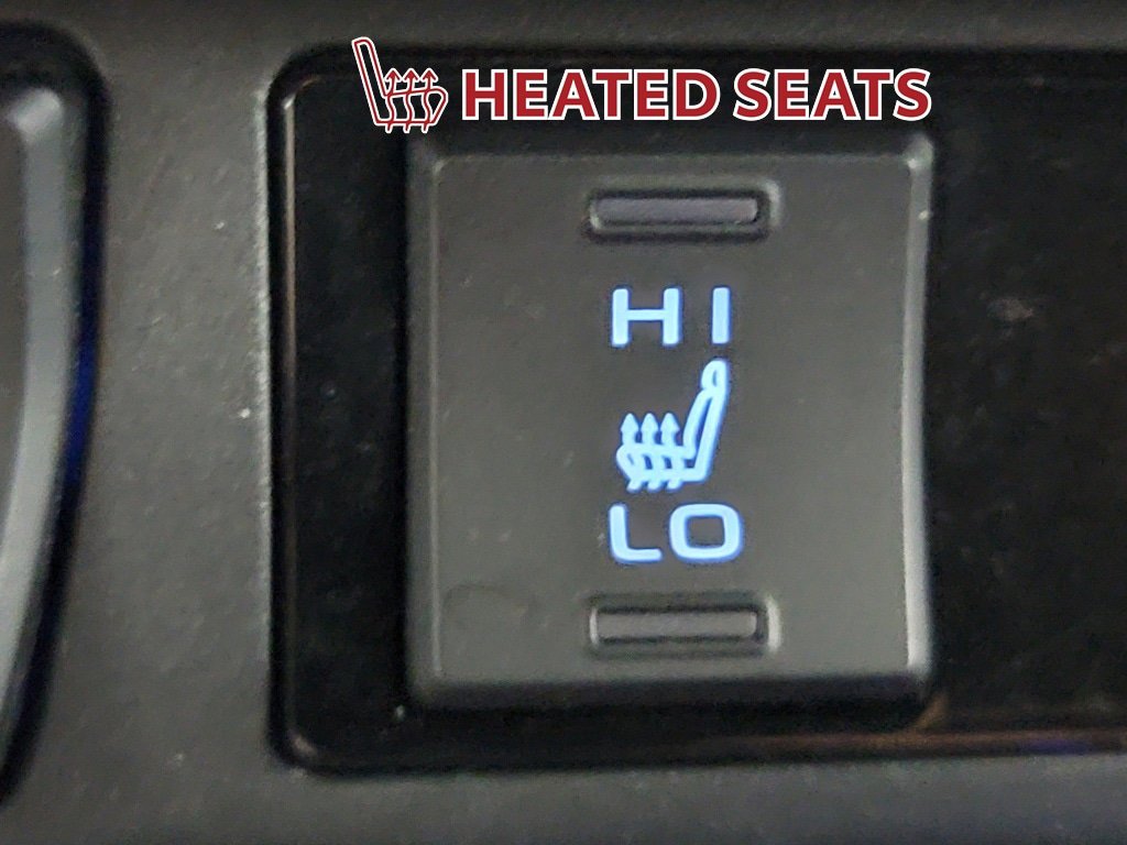 Used 2020 Toyota RAV4 XLE w/ XLE Grade Weather Package AWD/4WD image 28