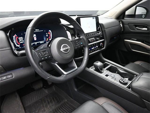 Used 2024 Nissan Pathfinder Platinum w/ Cargo Package image 13