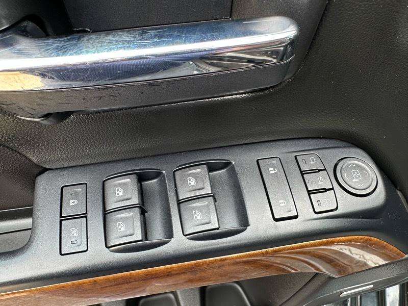 Used 2018 Chevrolet Silverado 1500 High Country RWD image 8