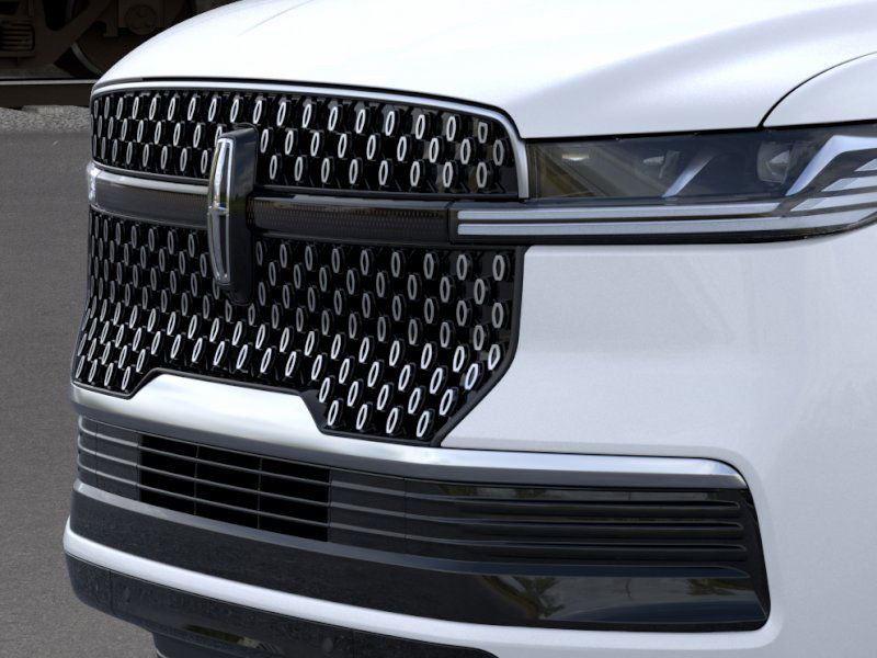 New 2025 Lincoln Navigator Reserve image 16